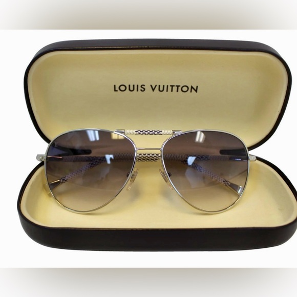 Louis Vuitton Other - Louis Vuitton Damier Azur Petite Viola Metal Frame Pilot Sunglasses TT1630